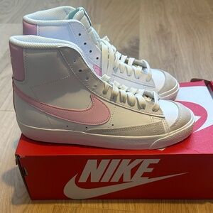 Nike Blazer Mid '77 5Y -White and pink Sneakers Brand New